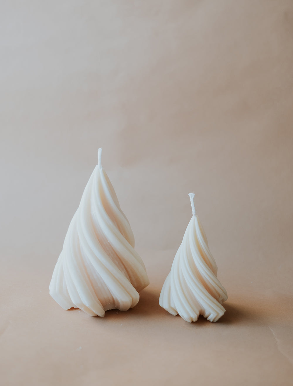 SWIRL CHRISTMAS TREE L