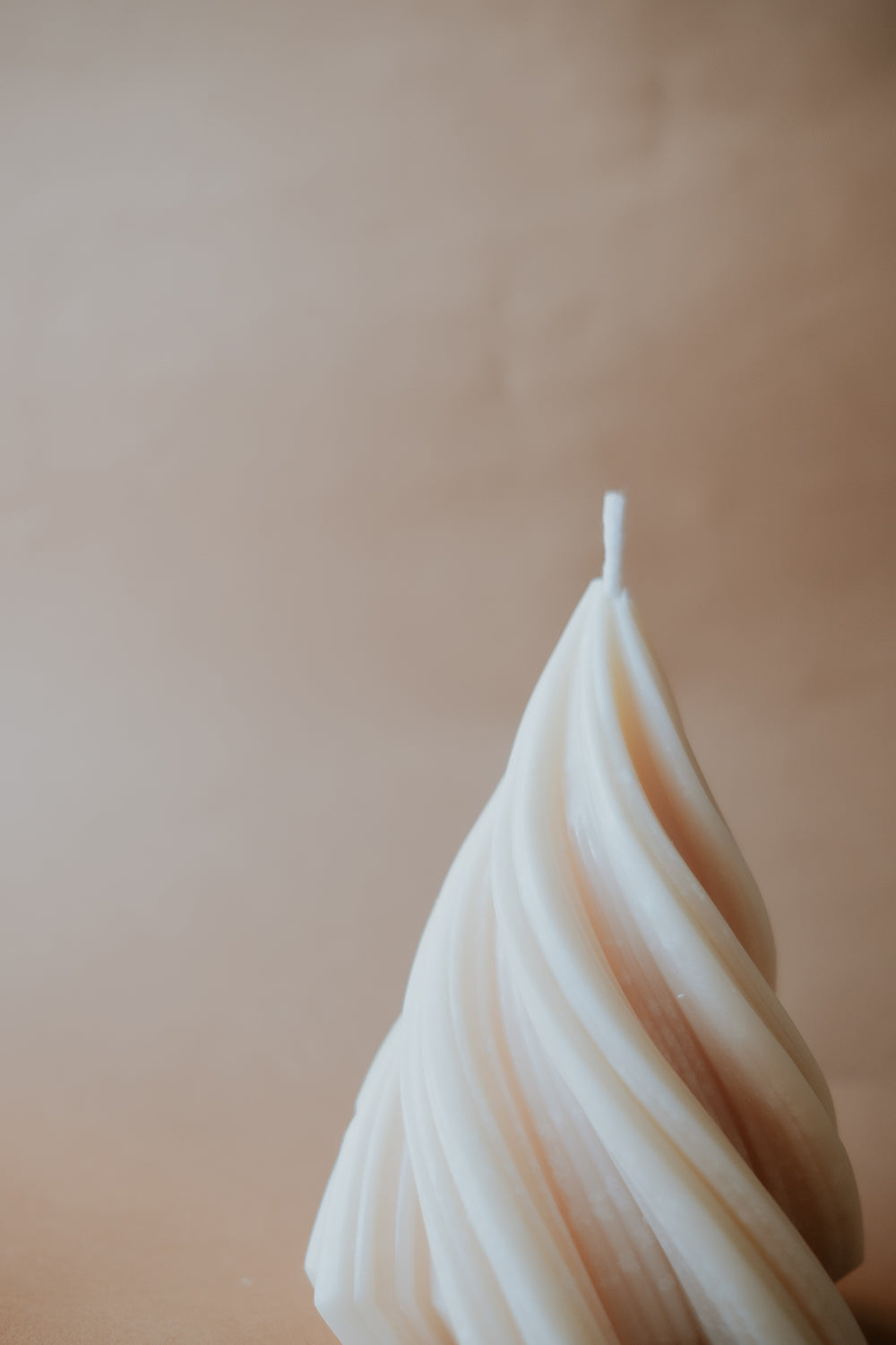 SWIRL CHRISTMAS TREE L