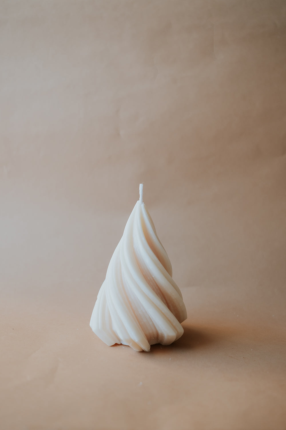 SWIRL CHRISTMAS TREE L